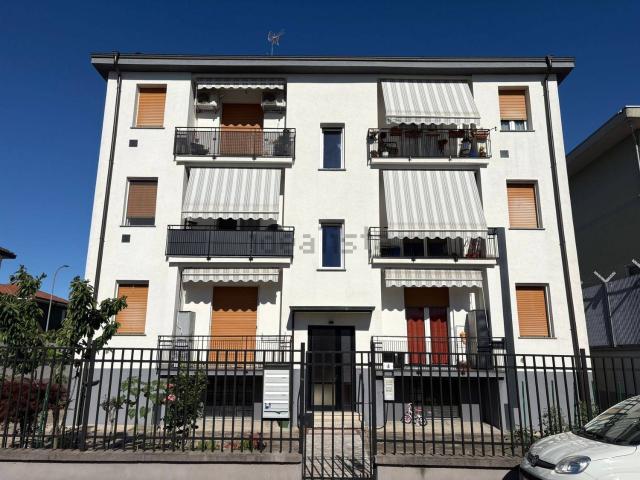 Appartamento in vendita a Arluno, Lombardia