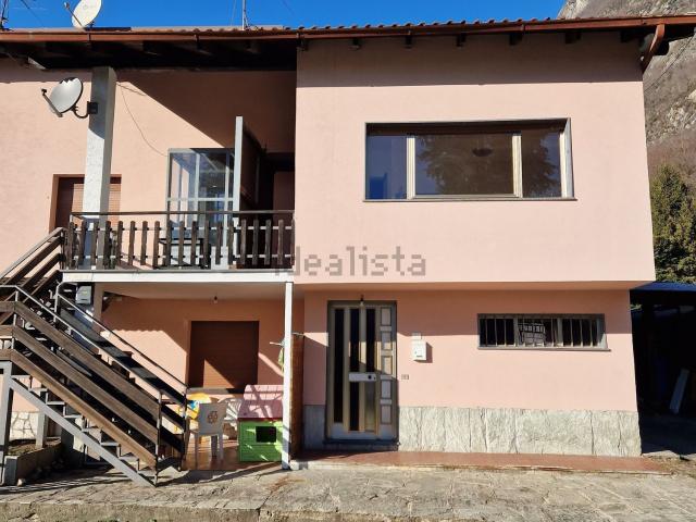 Appartamento in vendita a Somaggia, Samolaco