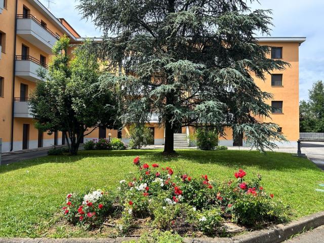 Appartamento in vendita a Lacchiarella, Lombardia