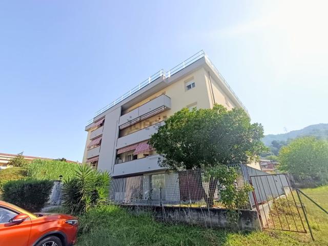 Appartamento in vendita a Bonascola, Carrara