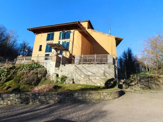 Appartamento in vendita a Comunità Montana Valli del Verbano, Montegrino Valtravaglia