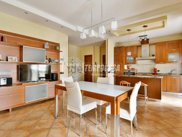 Appartamento in vendita a Centro, Marche