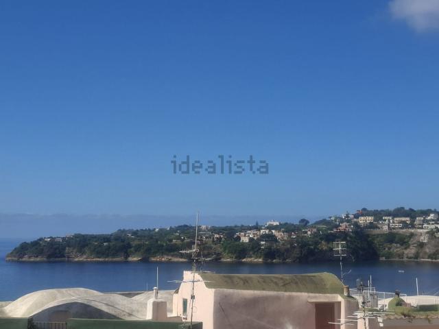 Appartamento in vendita a Corricella, Procida