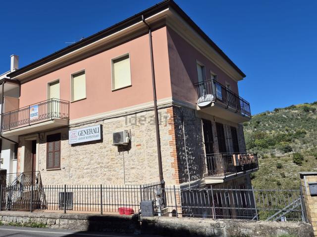 Appartamento in vendita a Lenola, Lazio