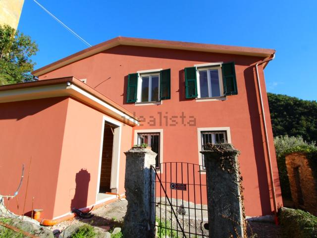Appartamento in vendita a Avegno, Salto