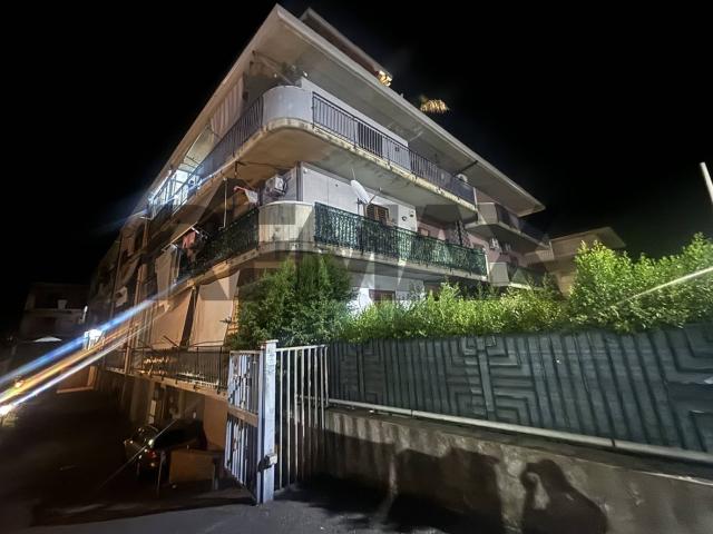 Appartamento in vendita a Aci Sant'antonio, Sicilia