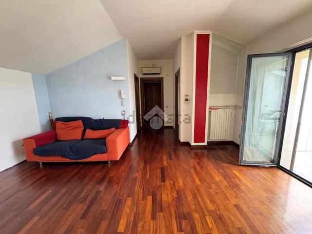 Appartamento in vendita a Villaggio Matteotti, Saronno