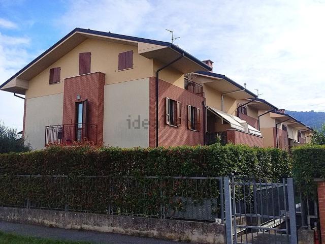 Appartamento in vendita a Cicola, Carobbio degli Angeli