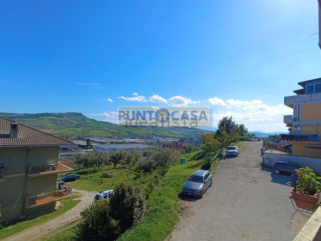 Appartamento in vendita a Sant'Atto, Teramo