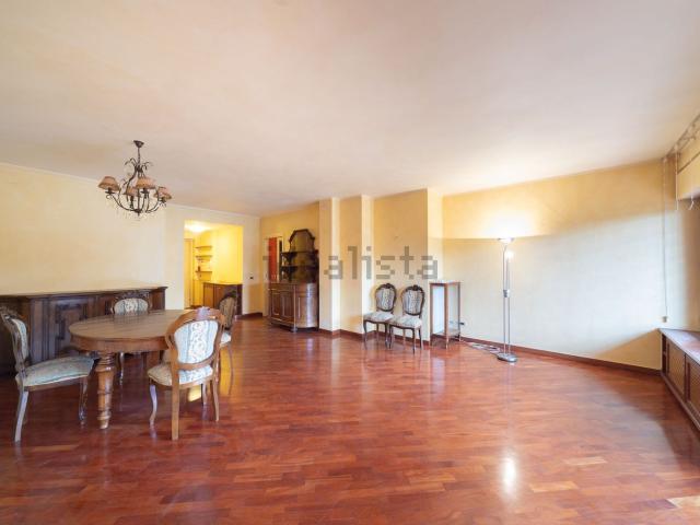 Appartamento in vendita a Lainate, Lombardia