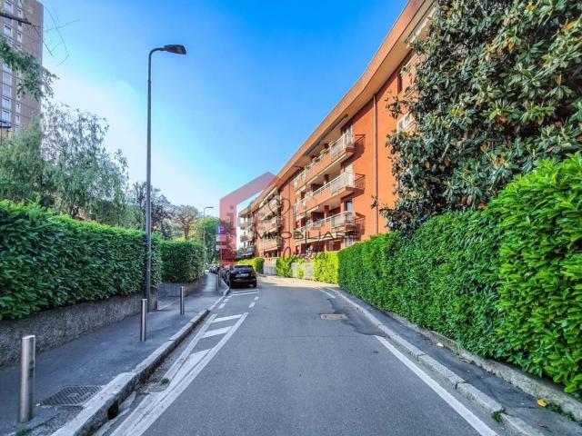 Appartamento in vendita a Municipio 8 di Milano, Milano
