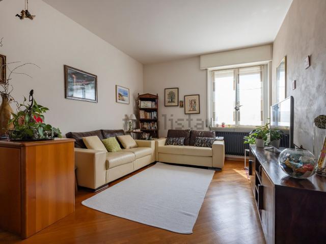 Appartamento in vendita a Venegono Inferiore, Lombardia