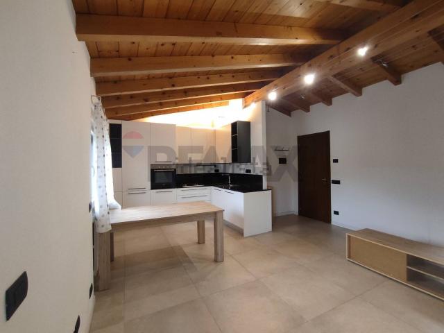 Appartamento in vendita a San Fermo Della Battaglia, Lombardia