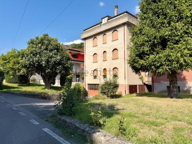 Appartamento in vendita a Volpino, Costa Volpino