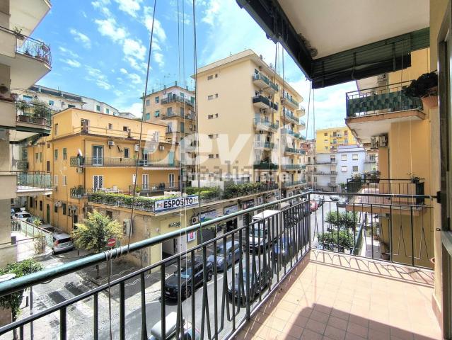 Appartamento in vendita a Portici, Campania