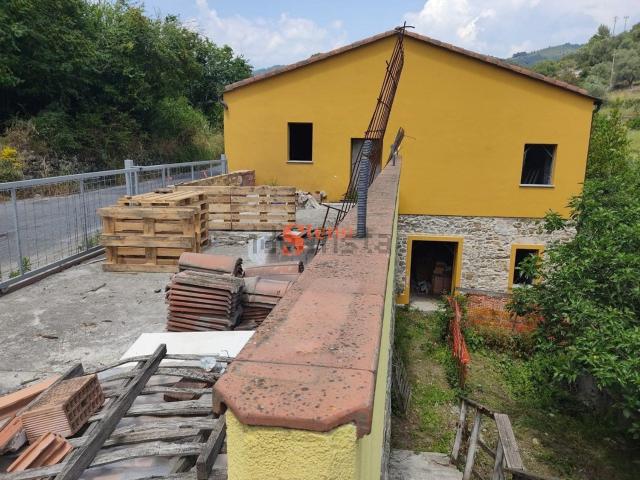 Appartamento in vendita a Imperia, Liguria