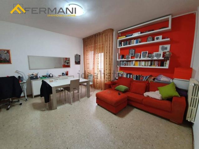Appartamento in vendita a Porta Romana, Marche