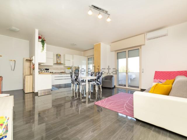 Appartamento in vendita a Cambiago, Lombardia
