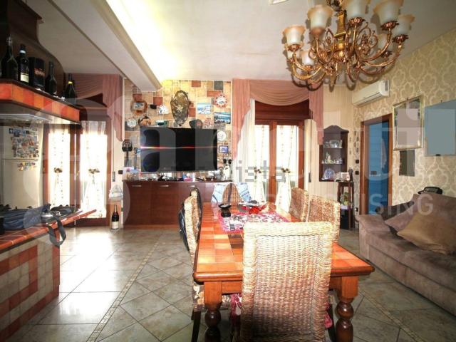 Appartamento in vendita a Arzano, Campania