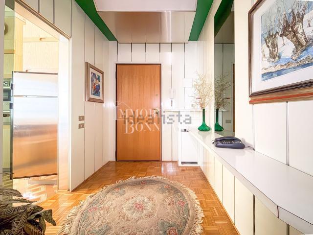 Appartamento in vendita a Malnate, Lombardia