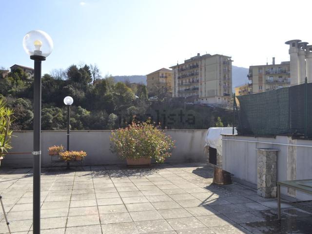 Appartamento in vendita a Media Val Bisagno, Serra Riccò