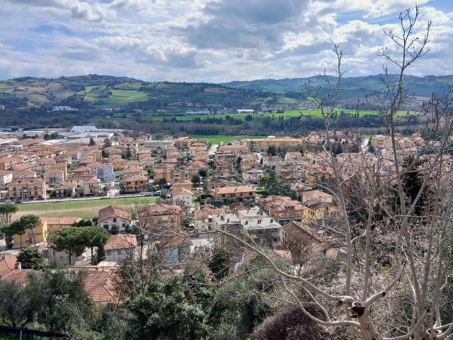 Appartamento in vendita a Vallefoglia, Marche