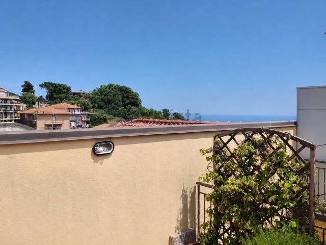 Appartamento in vendita a Ficarazzi, Aci Castello