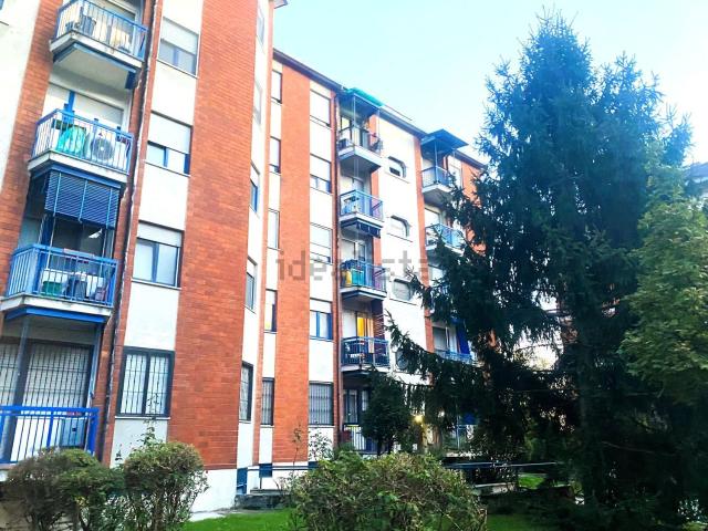 Appartamento in vendita a Limbiate, Lombardia