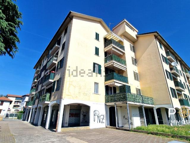 Appartamento in vendita a Limbiate, Lombardia