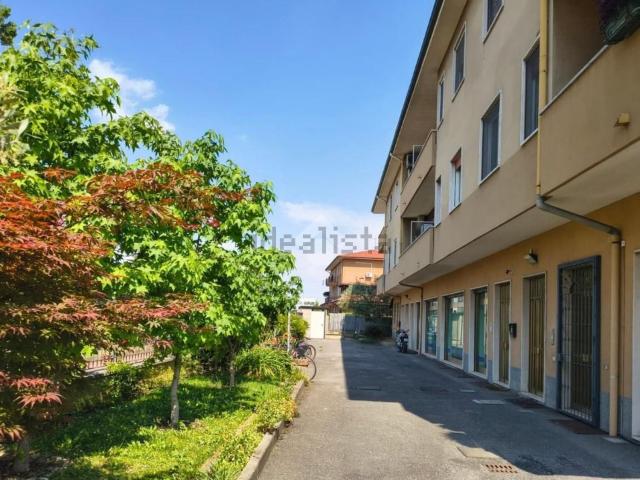 Appartamento in vendita a Pessano Con Bornago, Lombardia