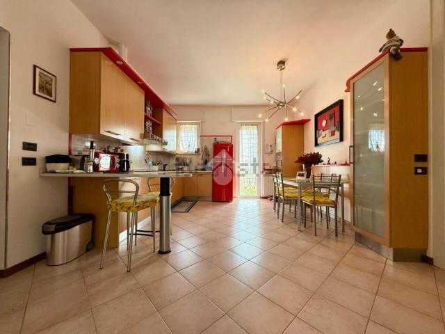Appartamento in vendita a Vigasio, Verona