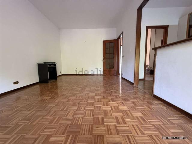 Appartamento in vendita a Traversetolo, Reggio Emilia