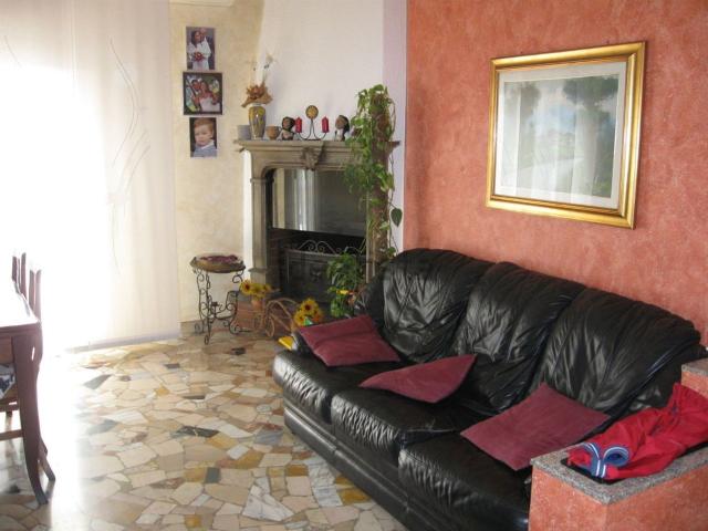 Appartamento in vendita a Solaro, Lombardia