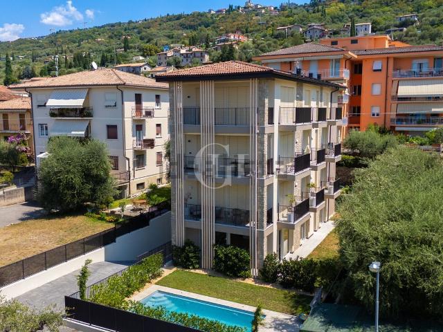 Appartamento in vendita a Loncrino, Torri Del Benaco