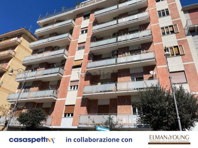 Appartamento in vendita a Salerno, Campania