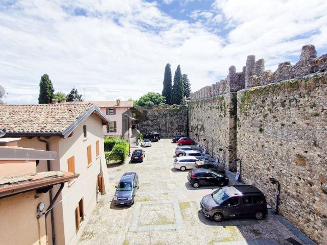 Attico in vendita a Moniga Del Garda, Brescia