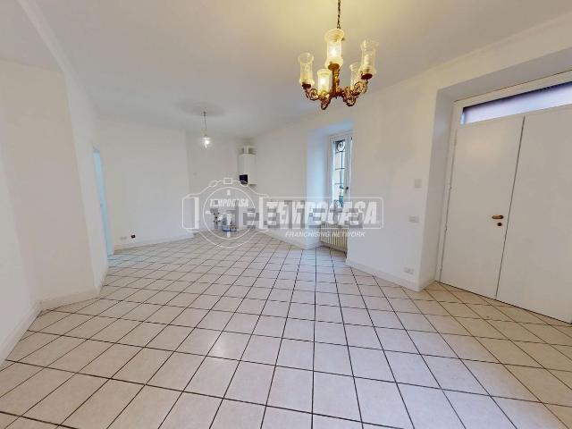 Appartamento in vendita a Sagnino, Como