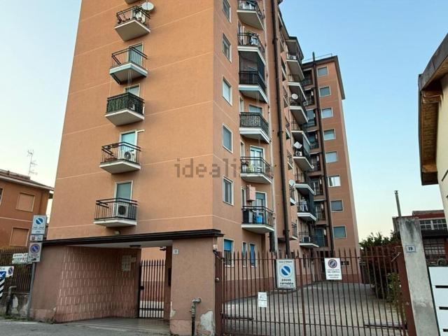 Appartamento in vendita a Melegnano, Lombardia