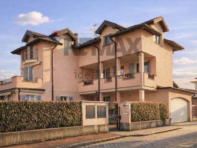 Appartamento in vendita a Carnago, Lombardia