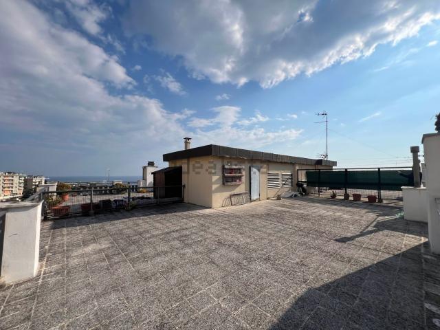 Attico in vendita a Ponente, Serra Riccò