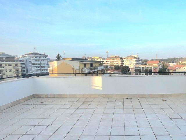 Attico in vendita a Pescara, Abruzzo