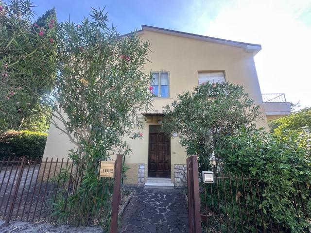 Appartamento in vendita a Istituto Missionario Sacro Cuore, Foligno