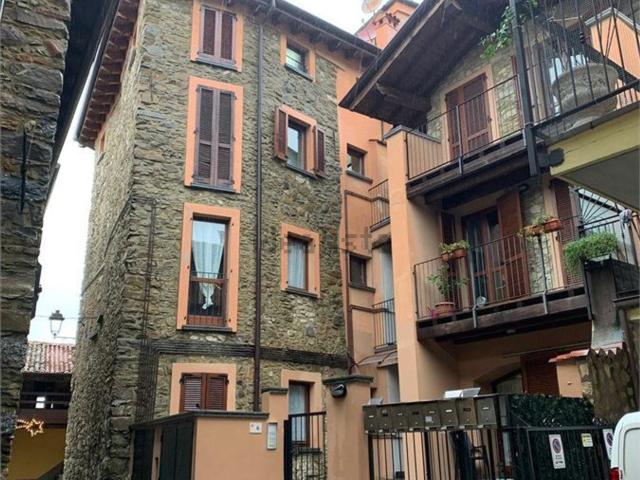 Appartamento in vendita a Colle Brianza, Lombardia