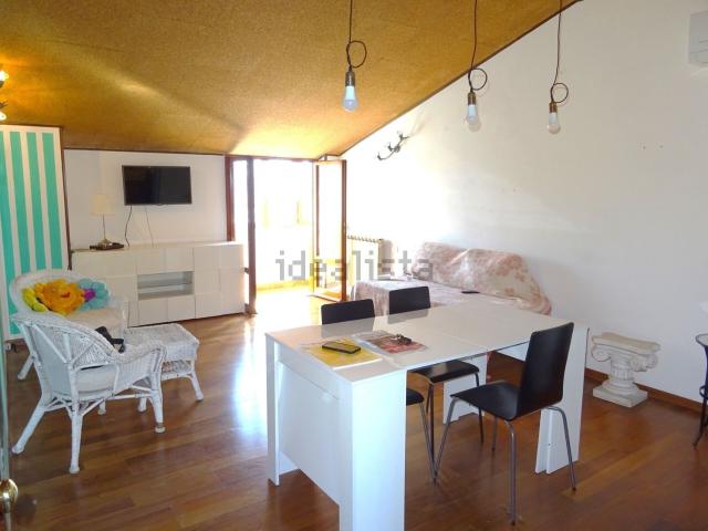 Appartamento in vendita a Ciarnin, Marche