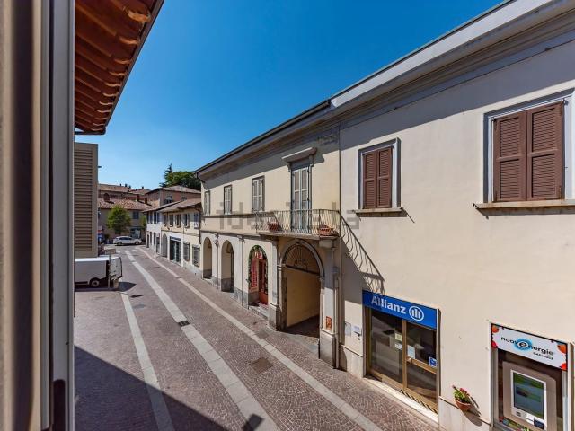 Appartamento in vendita a Lainate, Milano