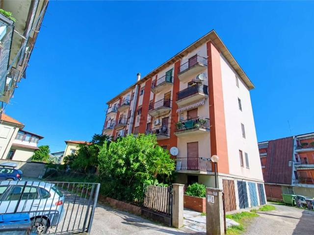 Appartamento in vendita a Cerano, Novara