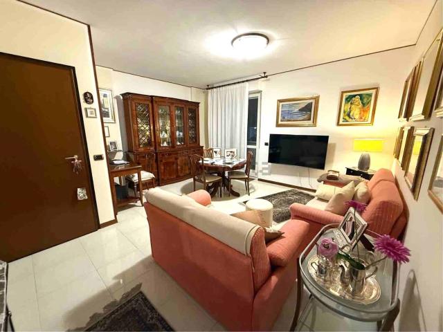 Appartamento in vendita a Cappuccini, Cala Di Volpe