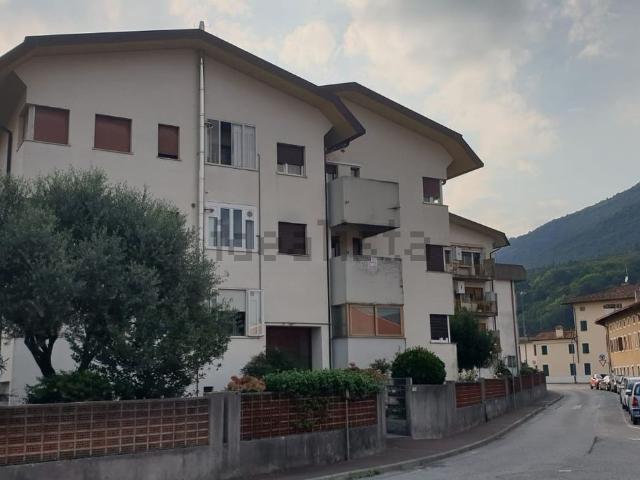 Appartamento in vendita a Maniago, Friuli-Venezia Giulia