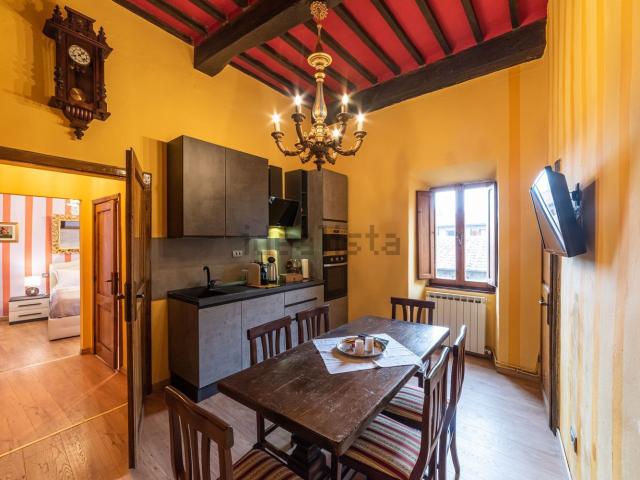 Appartamento in vendita a Montalcino, Toscana