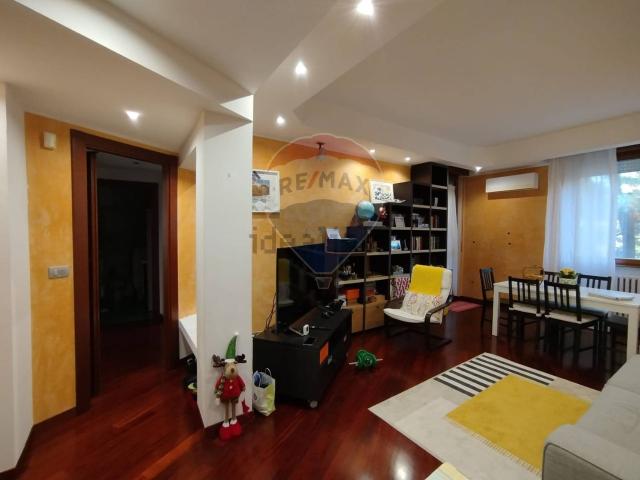 Appartamento in vendita a Rho, Lombardia